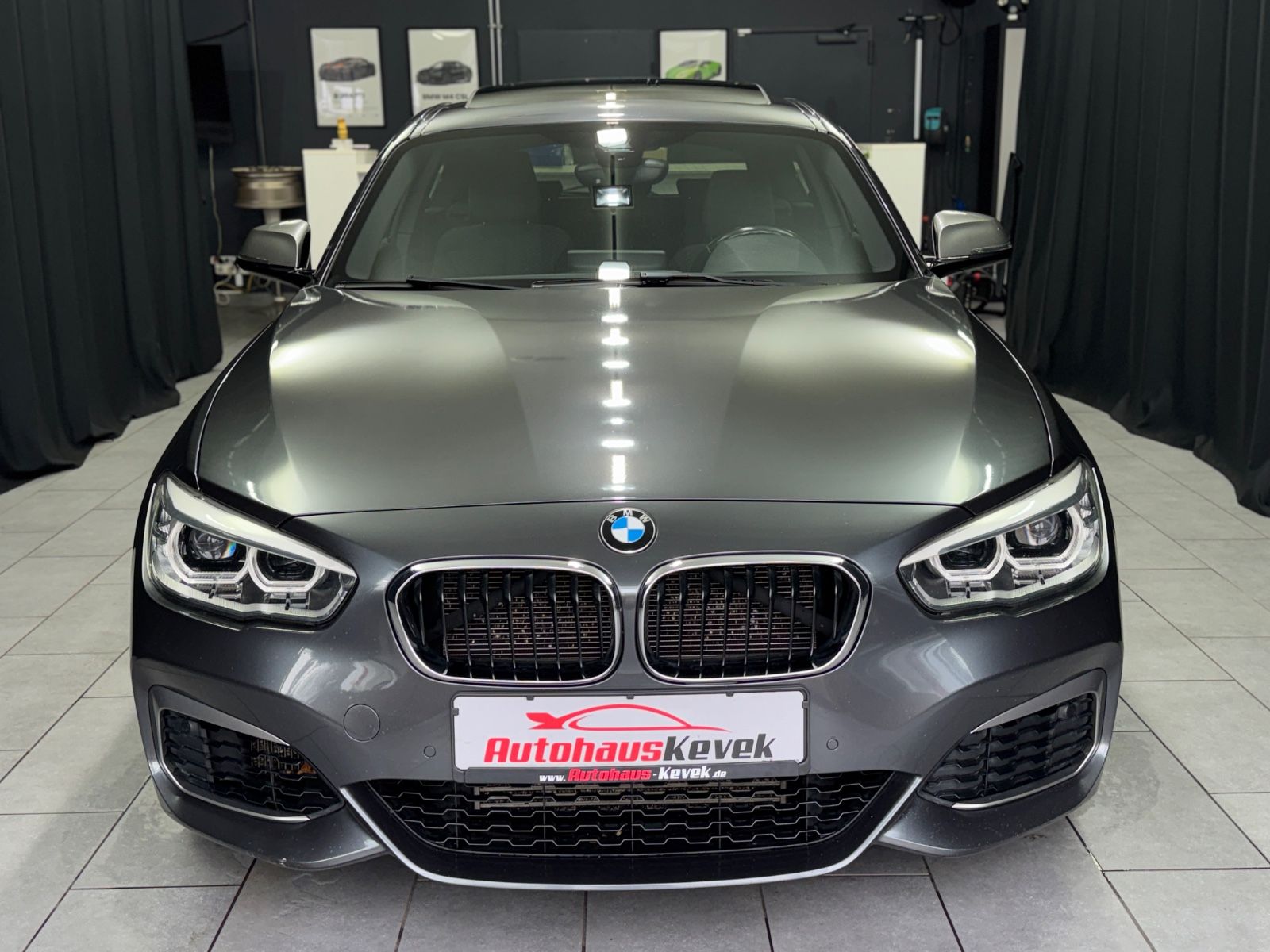 Fahrzeugabbildung BMW M135 i xDrive|AUTOMATIK|H&K|NAVI|KAMERA|