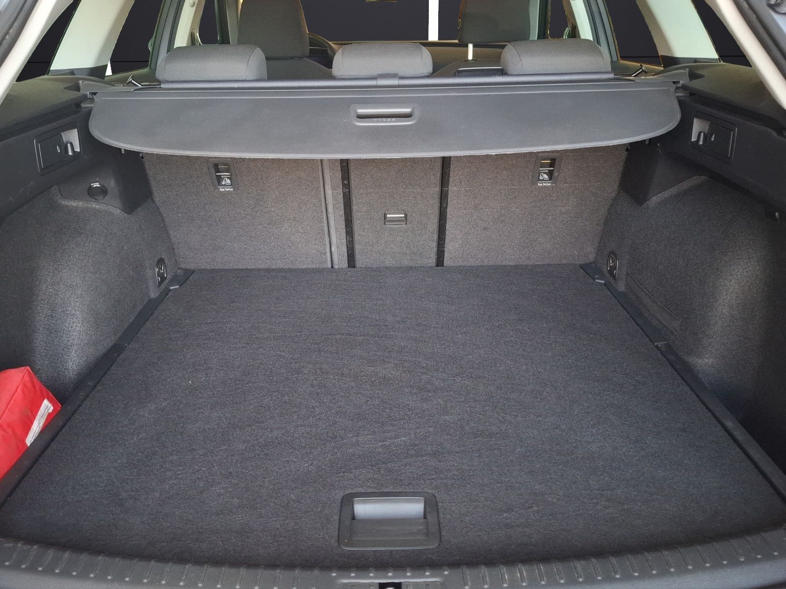 Fahrzeugabbildung SEAT Leon ST TSI Style LED AHK Navi AID ACC RFK SH