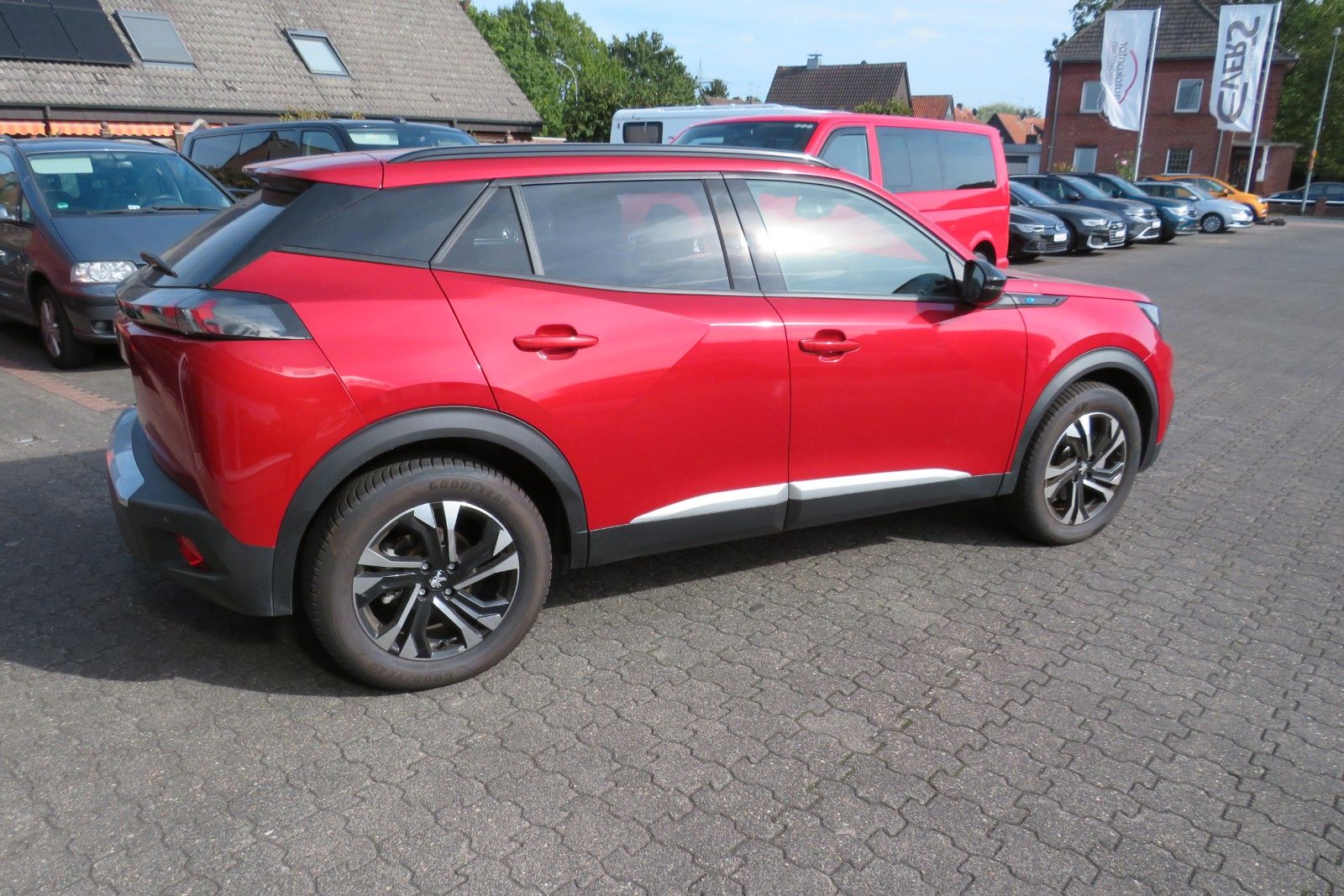 Fahrzeugabbildung Peugeot 2008 e- ALLURE NAVI GRA APP-CON SITZH. PDC 1.HD