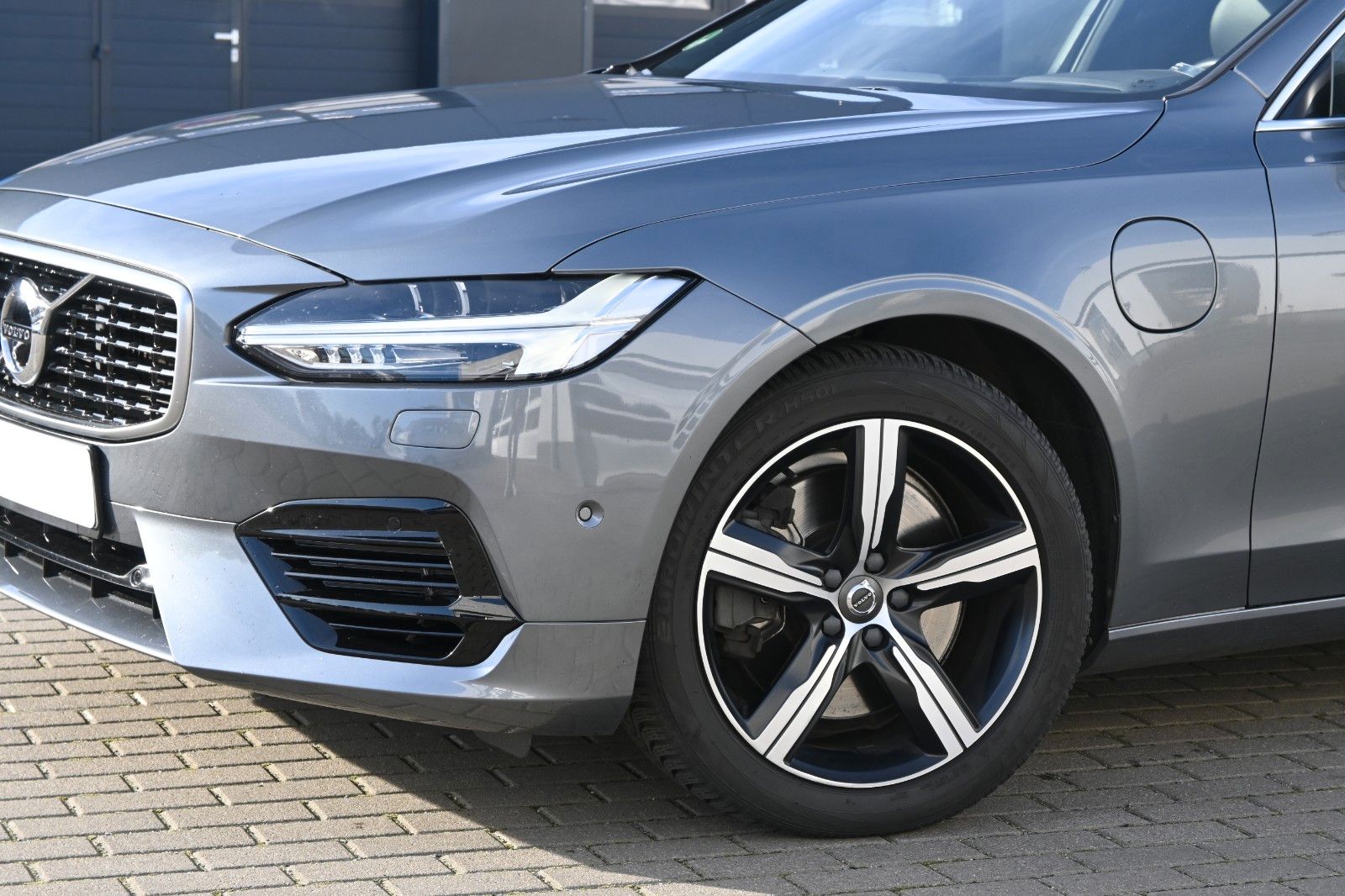 Fahrzeugabbildung Volvo S90 Lim.R-Design Plug-In Hyb. AWD*B&W*LUFT*MASS*
