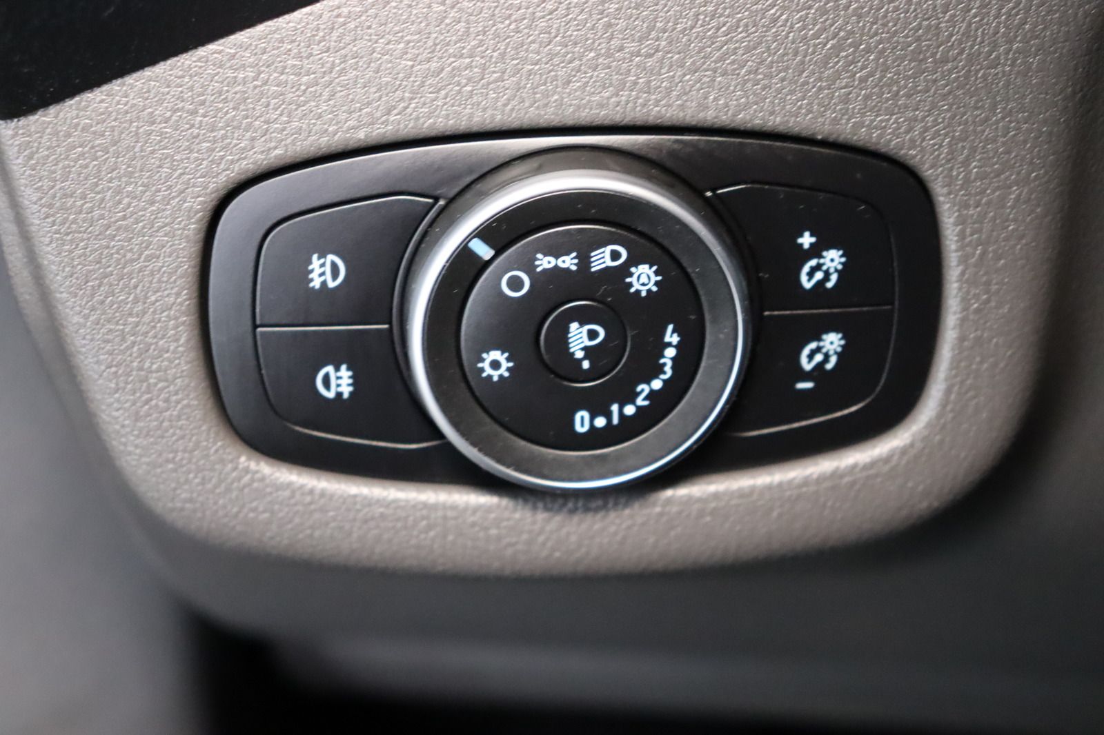 Fahrzeugabbildung Ford Grand Tourneo Connect 1.5 ECOBLUE Titanium