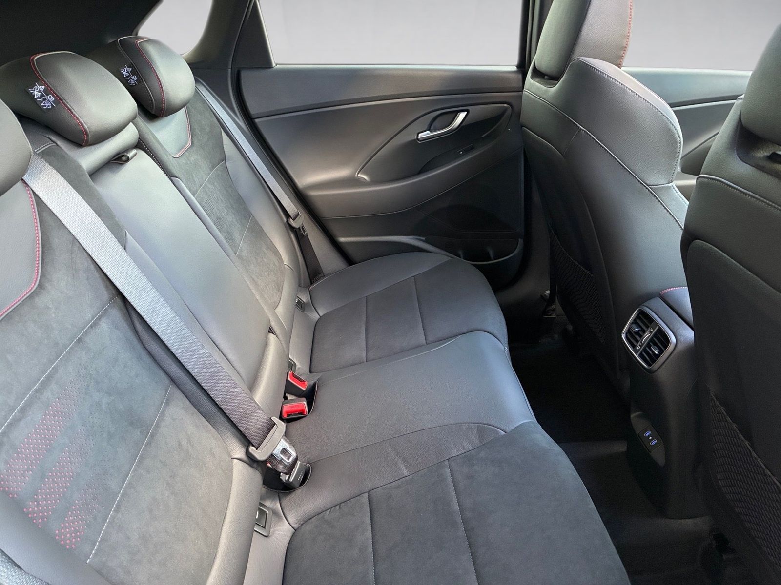 Fahrzeugabbildung Hyundai i30 1.6 T-GDI N Line X Kamera,LED,Navi,PDC,Pano