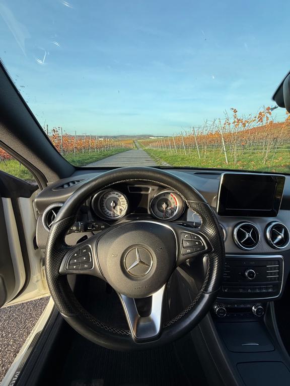 Mercedes-Benz CLA 220 Shooting Brake