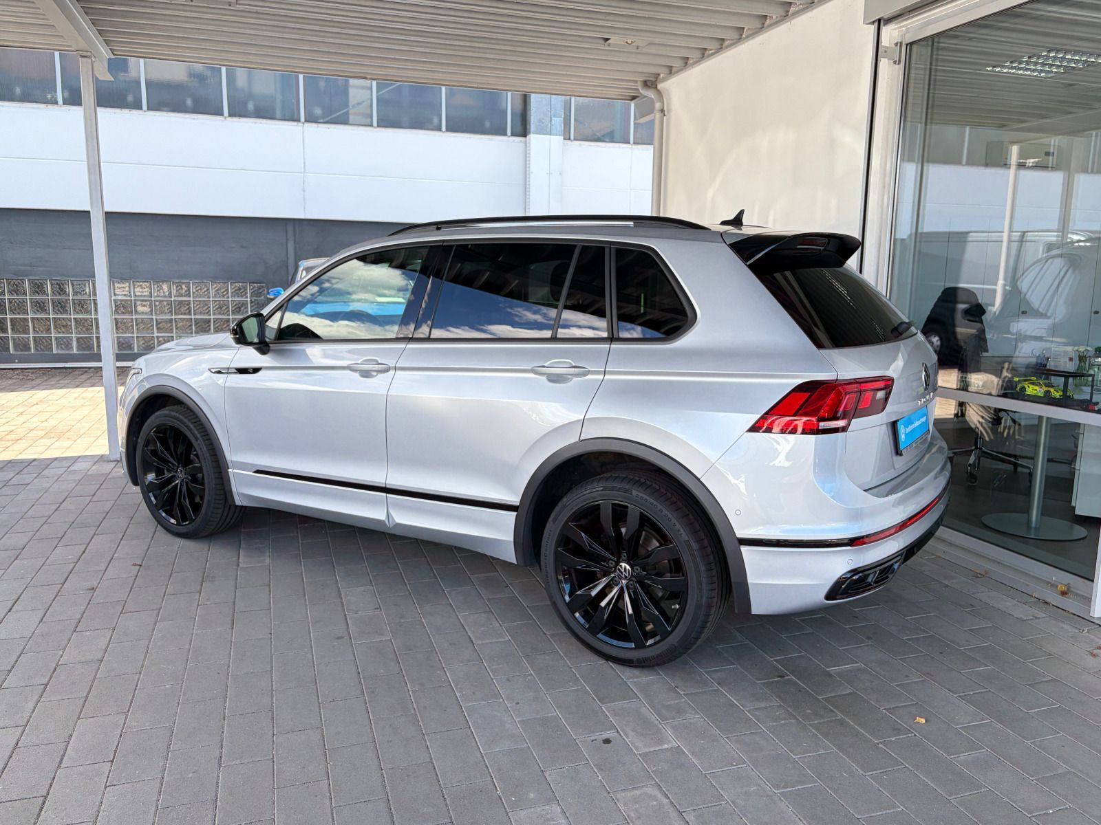 Volkswagen Tiguan R-Line 2.0 TDI DSG 4M 360° AHK MATRIX NAV foto 3