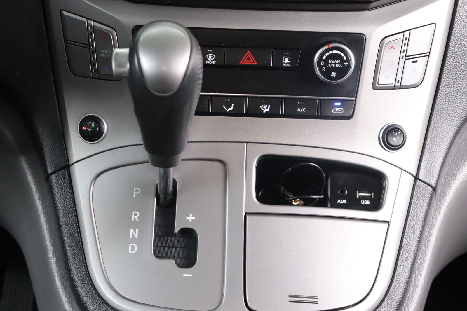 Fahrzeugabbildung Hyundai H-1 2.5CRDi Starex * RFK * Lenkradhzg. * Navi