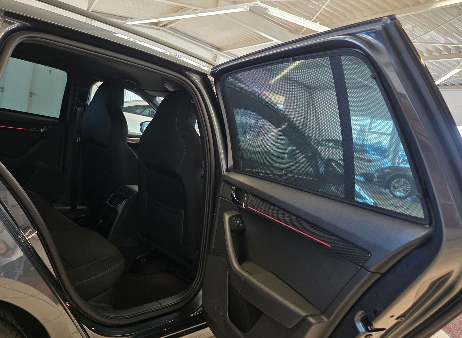 Fahrzeugabbildung SKODA Octavia 2.0 TDI RS 4x4 /1.Hd/LED/Navi/CarPlay