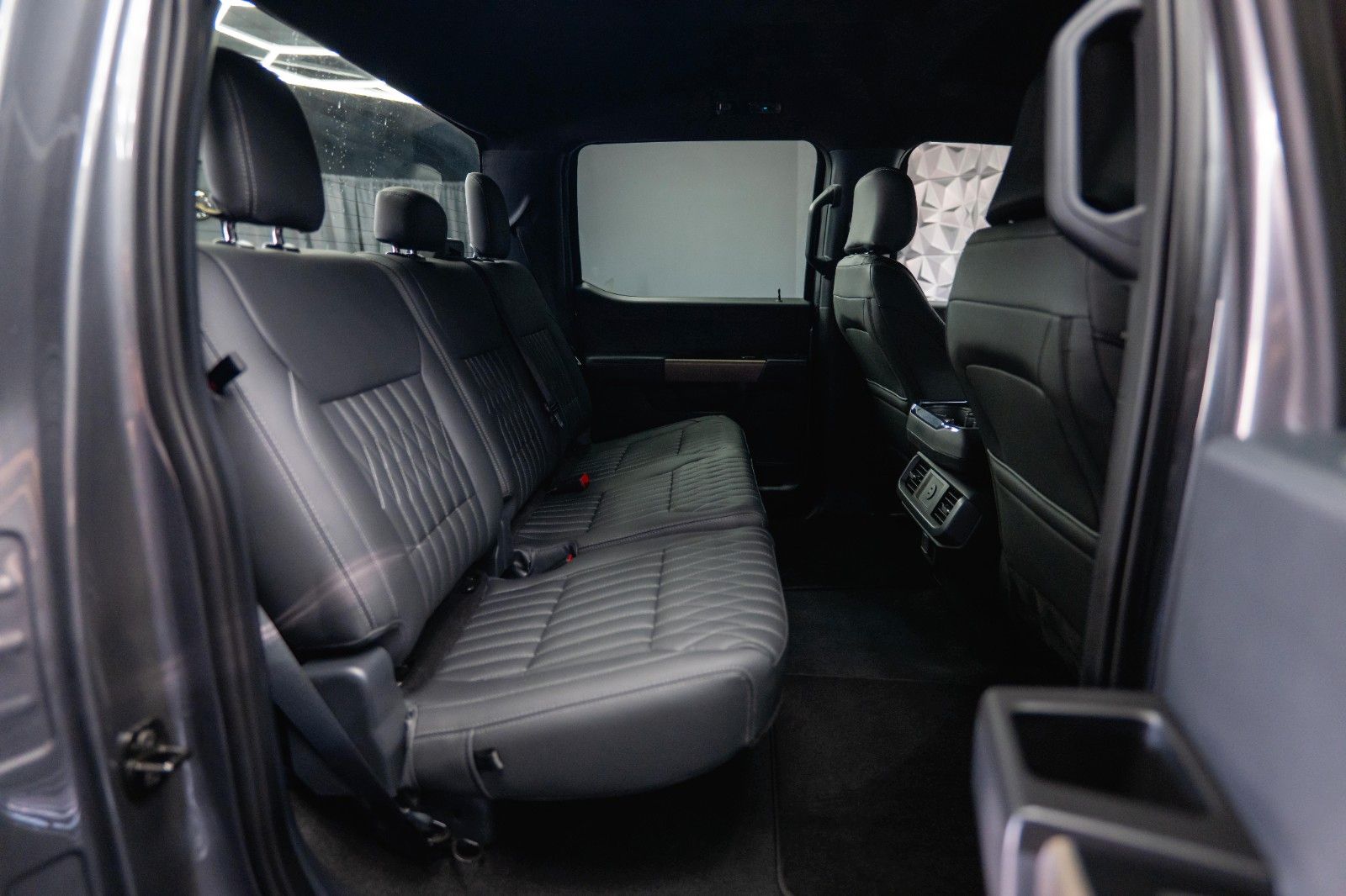 Fahrzeugabbildung Ford F150 5.0L V8 4x4 Offroad SuperCrew RAPTOR 19%