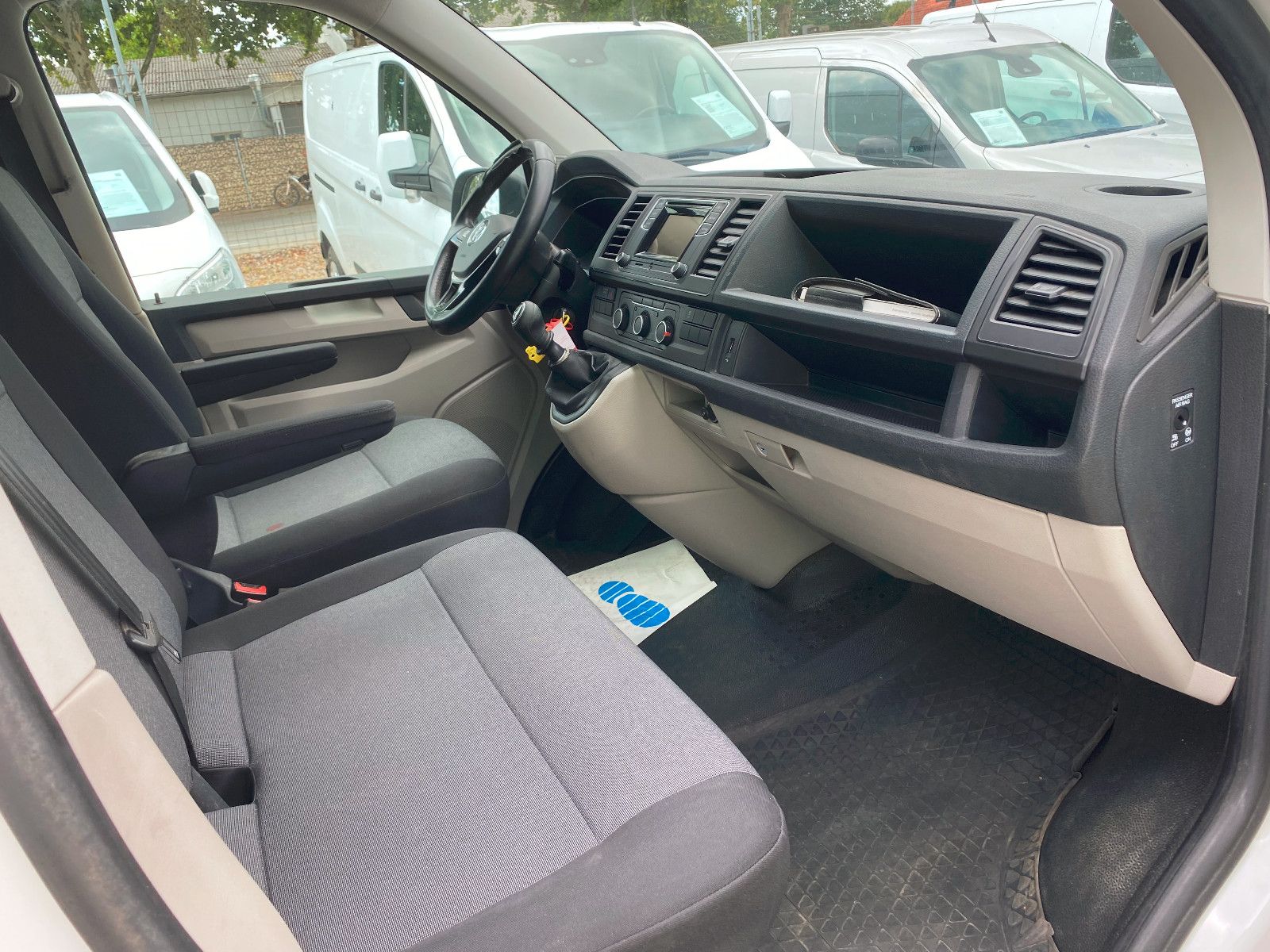 Fahrzeugabbildung Volkswagen T6 Transporter Kasten Hochdach lang,AHK