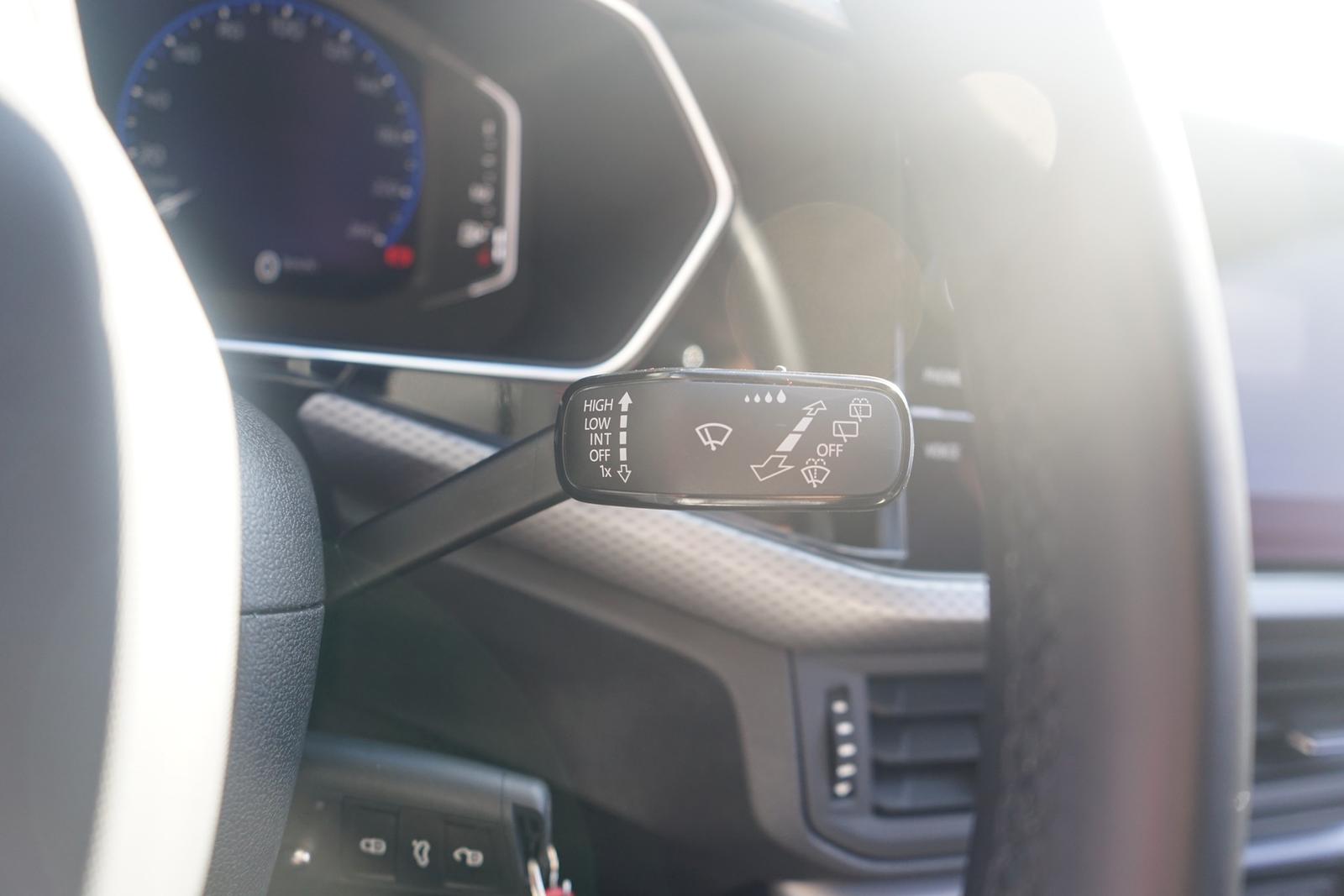 Volkswagen T-Cross 1.0 Life LED Navi ACC Sitzheizung AHK, миниатюра 15