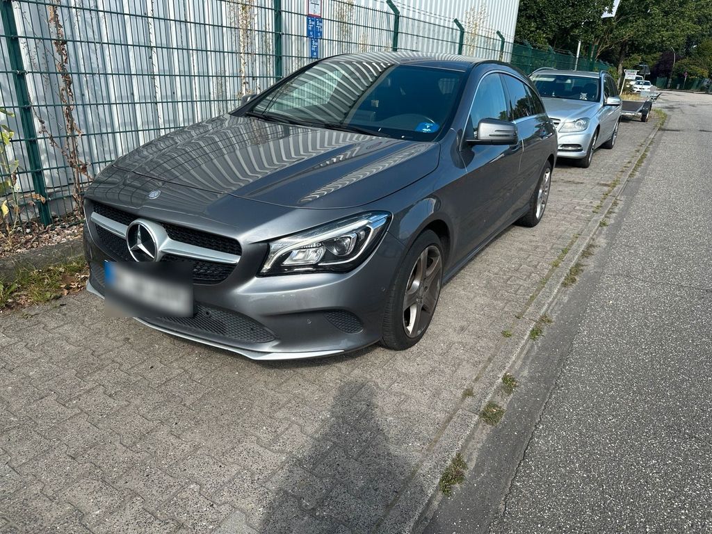 Image of Mercedes-Benz CLA 200