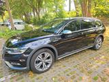 Volkswagen Passat Variant Alltrack BMT 4Motion 2.0 TDI  - schwarze Volkswagen Passat Alltrack