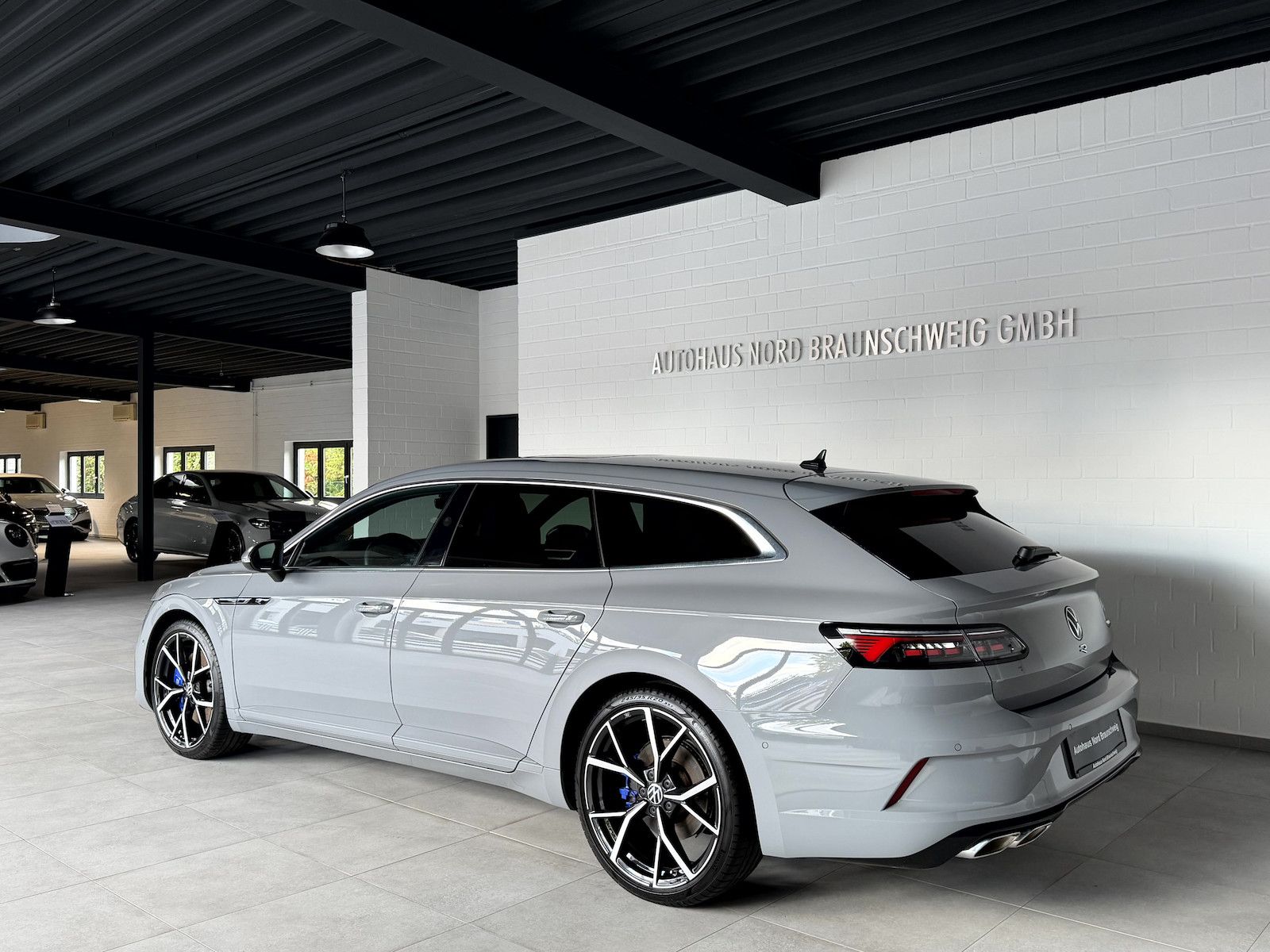 Volkswagen Arteon Shooting Brake R 2.0 TSI IQ Pano HUD AHK foto 5