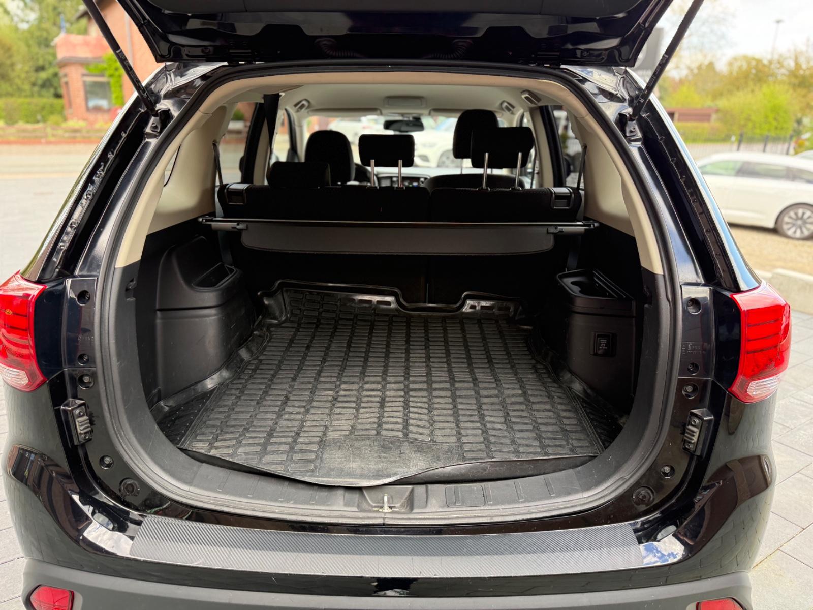Mitsubishi Outlander 2.0 CVT Diamant Ed. 2WD I AHK I KAM