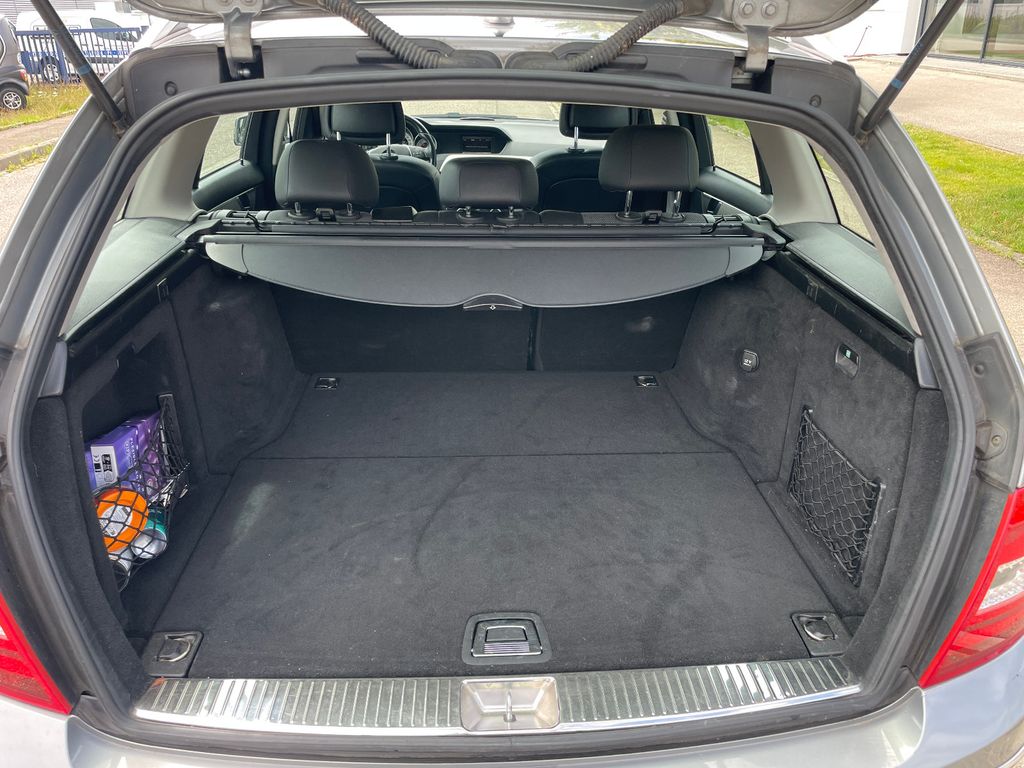 MERCEDES-BENZ C 220 6