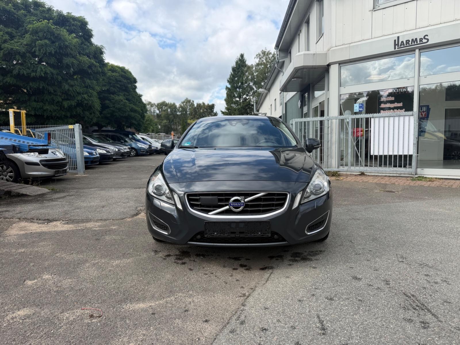 Volvo V60 Kombi Summum  TÜV NEU