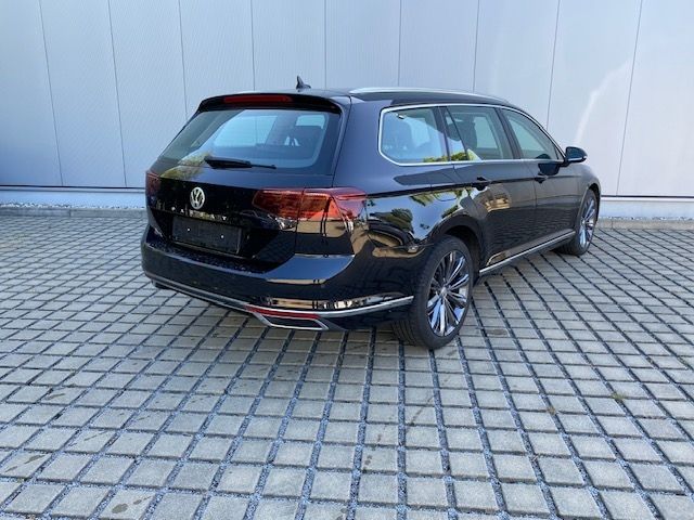 Passat Variant 2.0 TDI DSG Elegance AHK/MATRIX/1