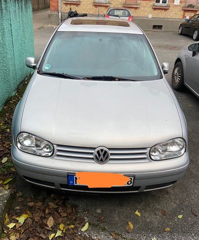 Volkswagen Golf 1.6 Auto Standard