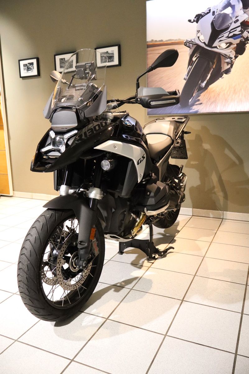 Fahrzeugabbildung BMW R1300GS ASA Style Triple Black