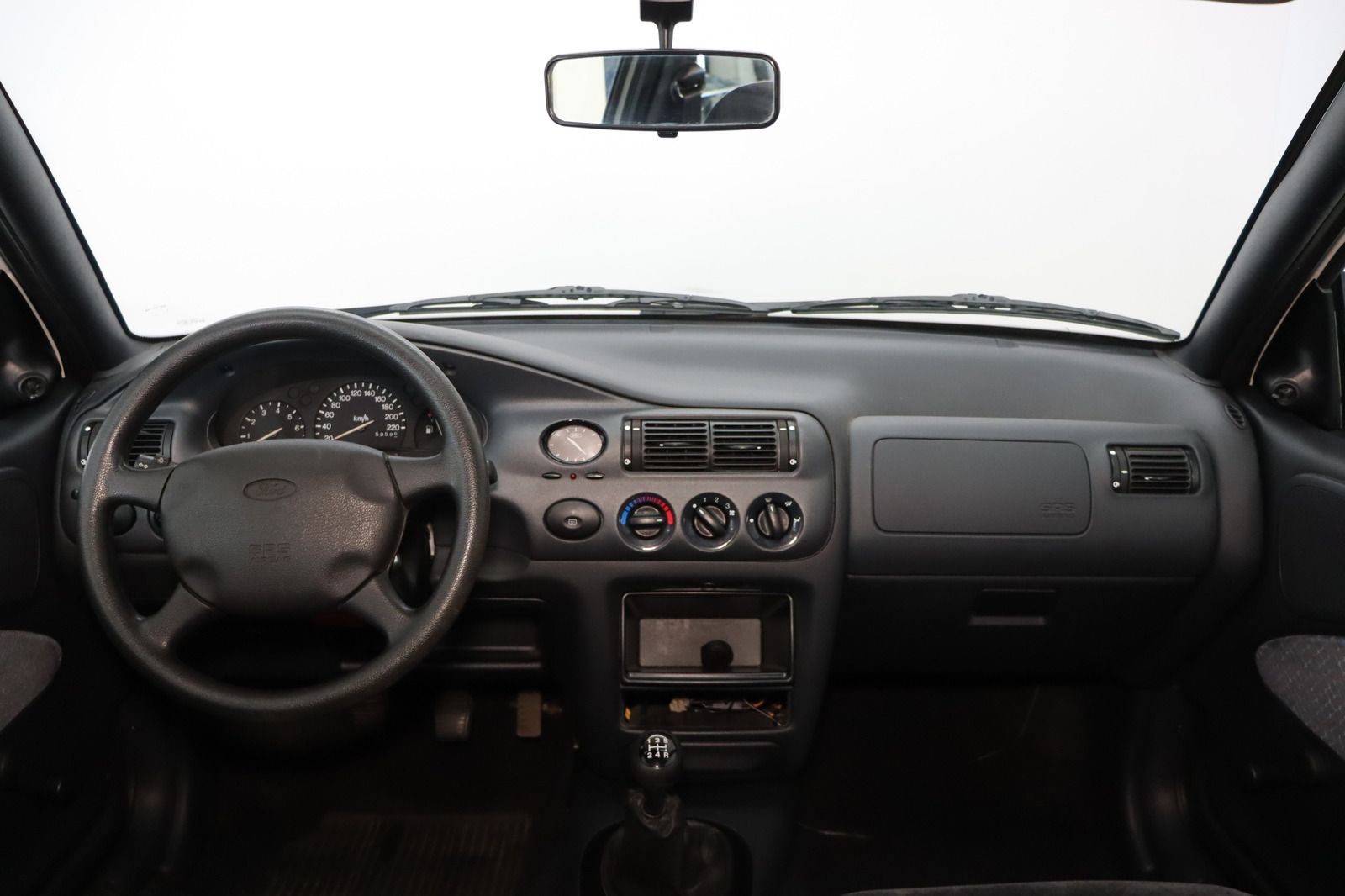 Fahrzeugabbildung Ford Escort 1.3i Flair aus 1. Hand