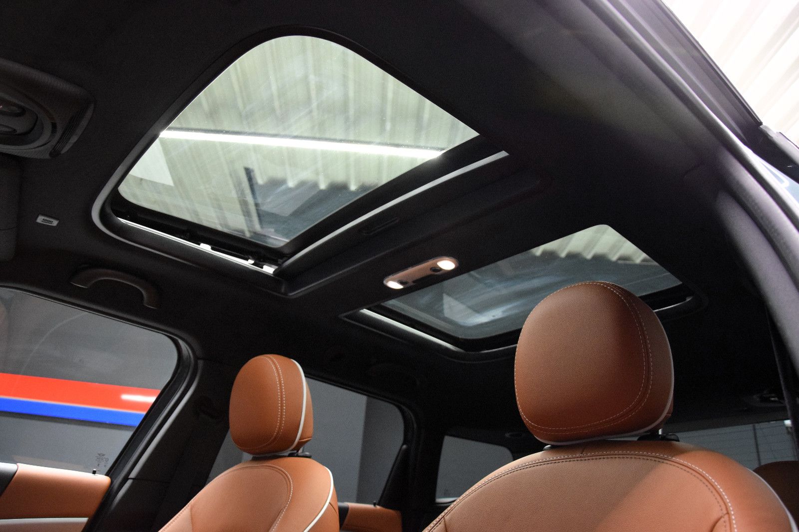 Fahrzeugabbildung MINI Cooper Countryman Yours Trim Pano Leder-braun
