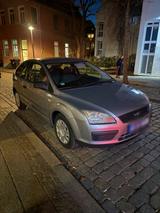 Ford Focus | 35.000 km | TÜV neu | 2. Hand - Ford Focus aus 2005: 2.0