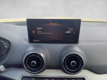 Audi Q2 35 TFSI basis 7-Gang S tronic|Kamera|Navi|LED