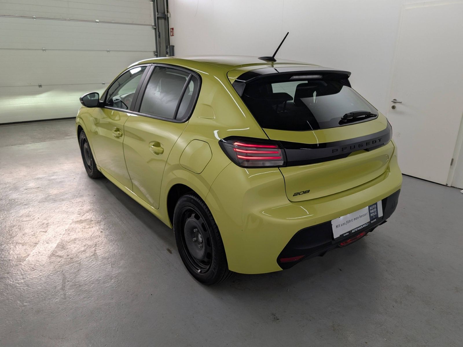 PEUGEOT 208 1.2 Active LED Klima – Bild 2