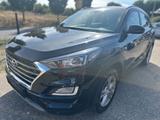 Hyundai Tucson 1.6 CRDi 1. HAND*GARANTIE*KAMERA - Hyundai TUCSON mit Diesel-Antrieb: Schwarz
