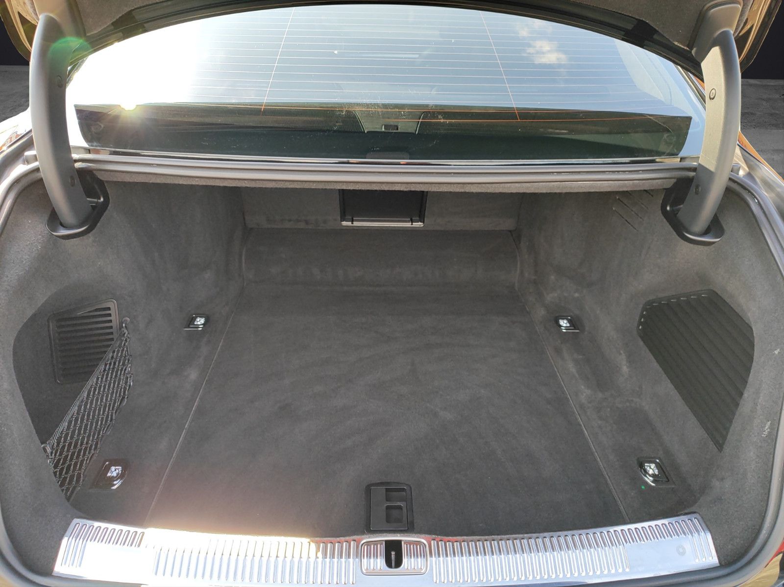 Fahrzeugabbildung Audi A8 50 TDI quattro Matrix*HeadUp*Pano*B&O*Navi