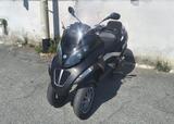 Piaggio MP3 400 - PIAGGIO MP3 400