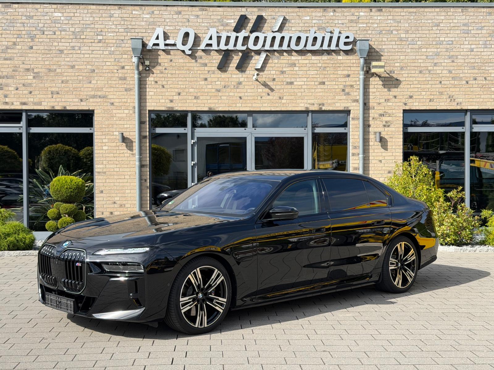 BMW M760 e xDrive*Pano*Hud*Sky-Lounge*Shadow-Line*