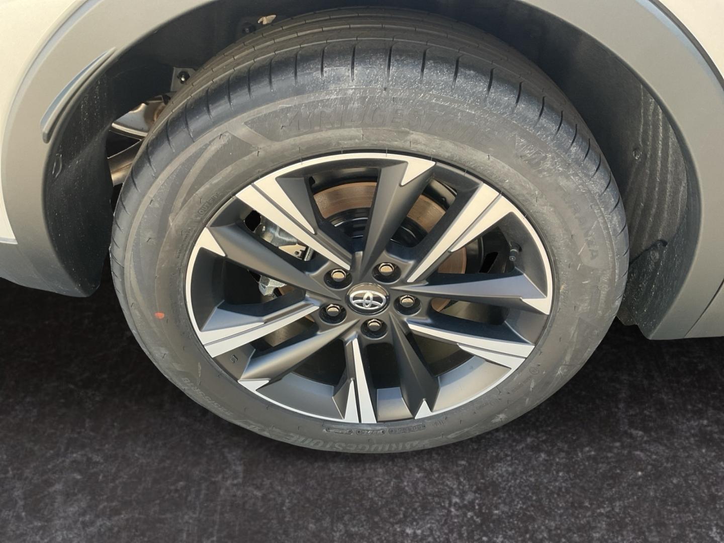 Toyota C-HR Plug-In 2,0 l, 223 PS CVT.4x2 Plugin SUV TE