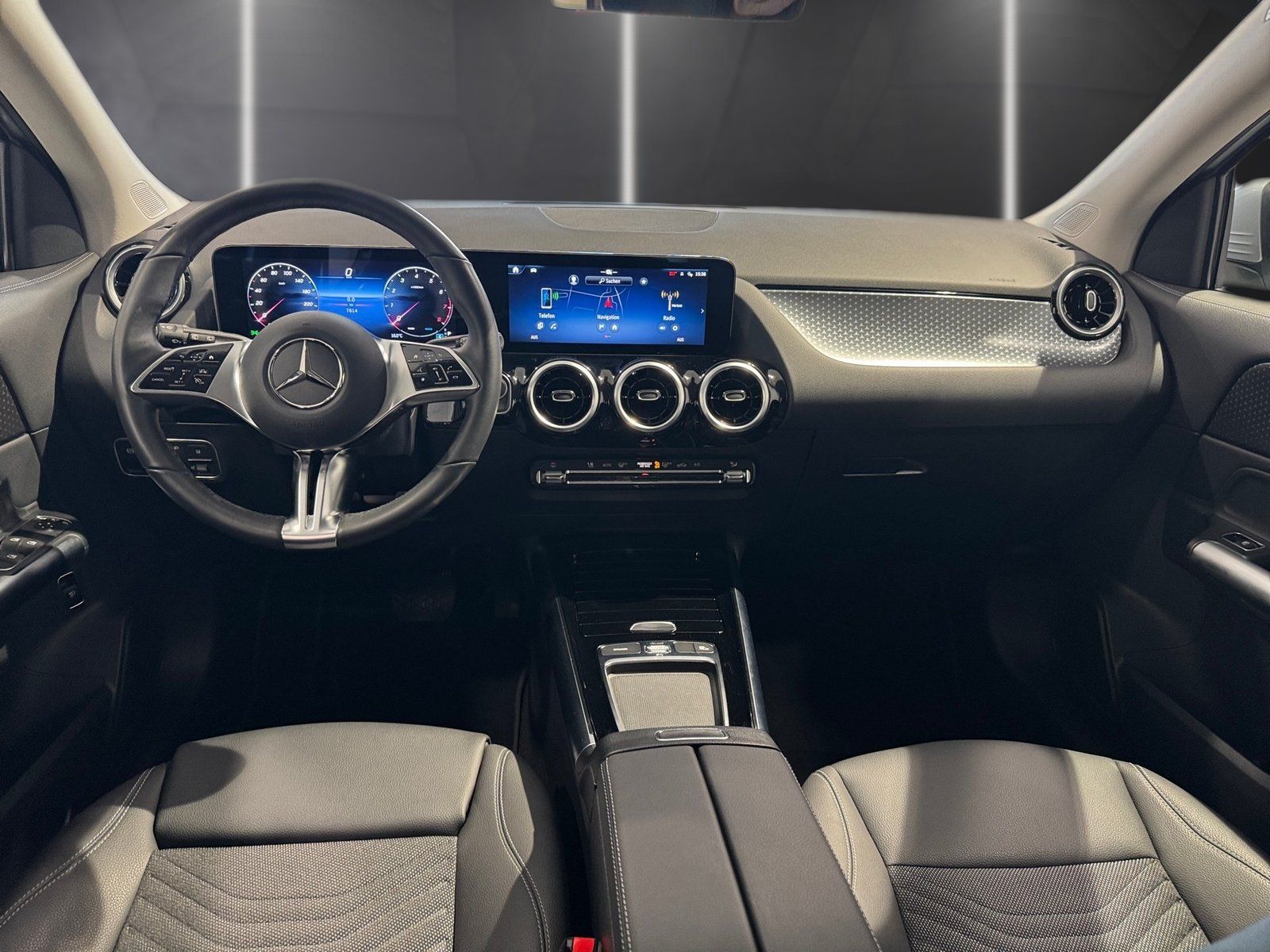 Fahrzeugabbildung Mercedes-Benz GLA 200*AHK*Totwinkel*Kamera*LED*Winterpaket