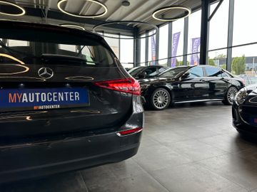MYAUTOCENTER – Gebraucht- und Jahreswagen mit Werkstattservice in Pfaffenhofen Mercedes-Benz C 200 *VOLLDIGITAL*KEYLESS*2-ZONEN*ACC*NAVI*