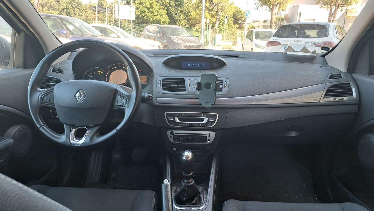 Renault Megane 2015 — photo 10