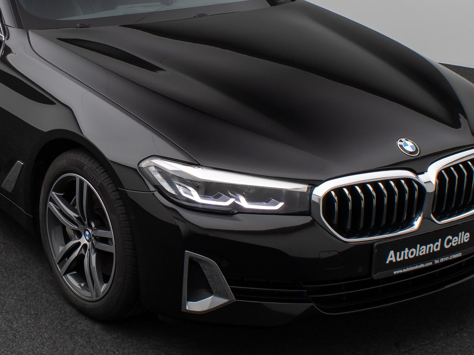 Fahrzeugabbildung BMW 530d xD  Luxury Line Kamera DAB H/K Lenkrhzg AHK
