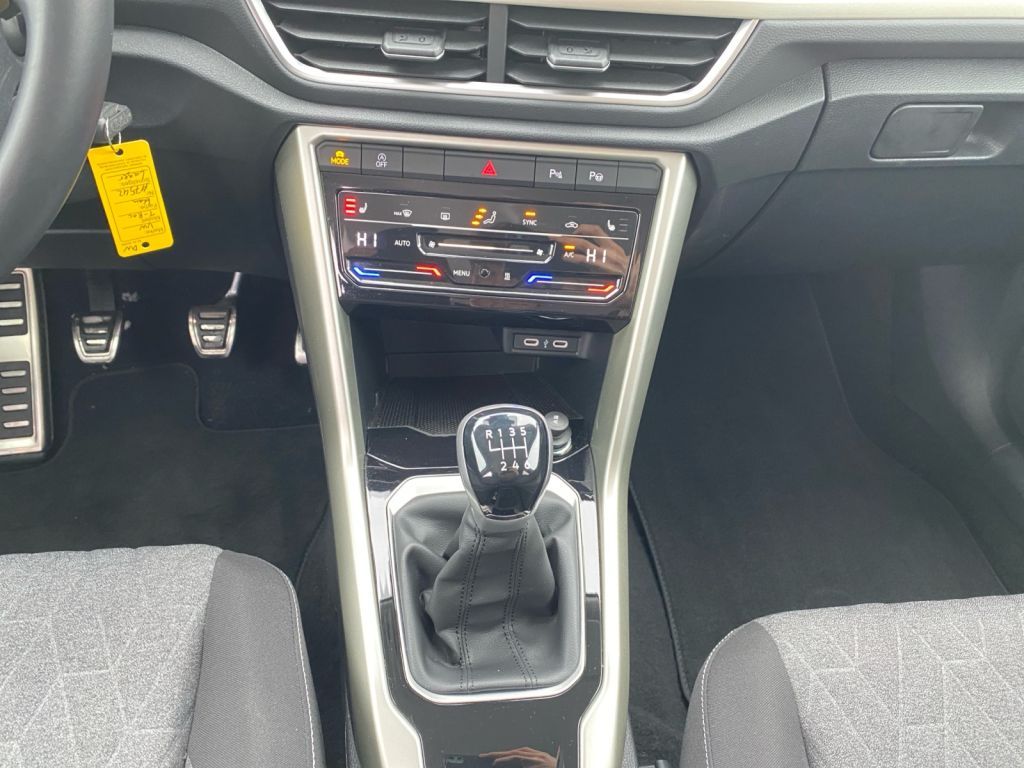 Fahrzeugabbildung Volkswagen T-Roc 1.5 TSI Move *3 Jahre Anschlussgarantie*