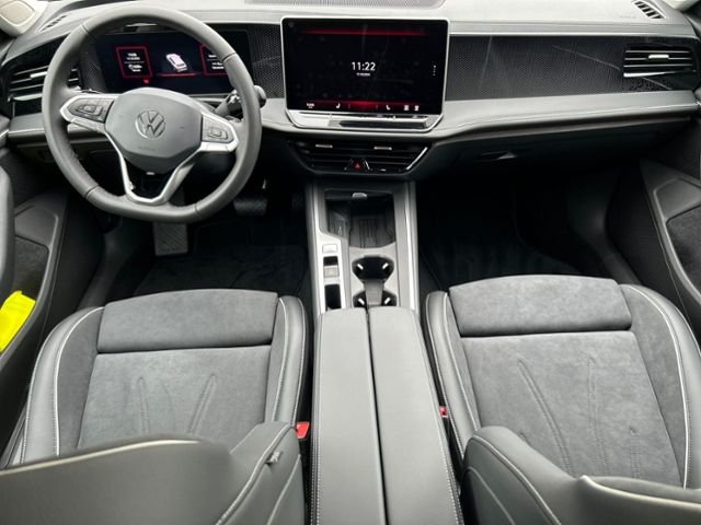 Fahrzeugabbildung Volkswagen Passat 1.5 eTSI BUSINESS AHK IQ DRIVE AREA VIEW