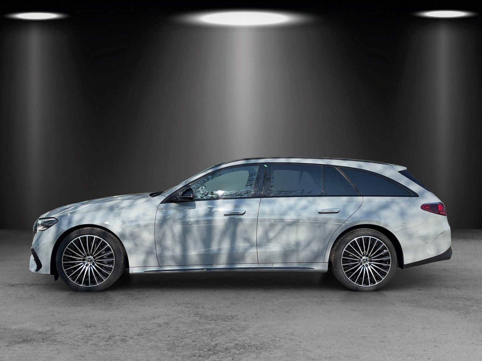 Fahrzeugabbildung Mercedes-Benz E220d T AMG Prem+ AIRMATIC Masage HYPER FahrAssi