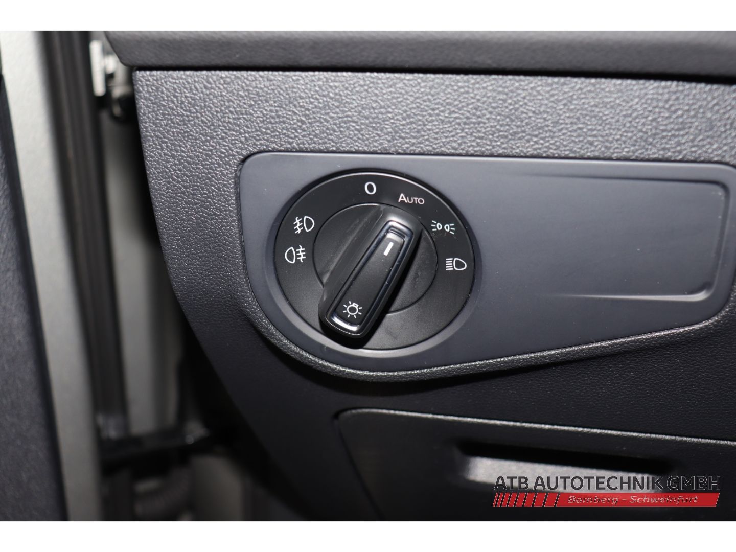 Fahrzeugabbildung Volkswagen Tiguan 2.0 TDI SCR Sound BMT Start-Stopp 4Motion