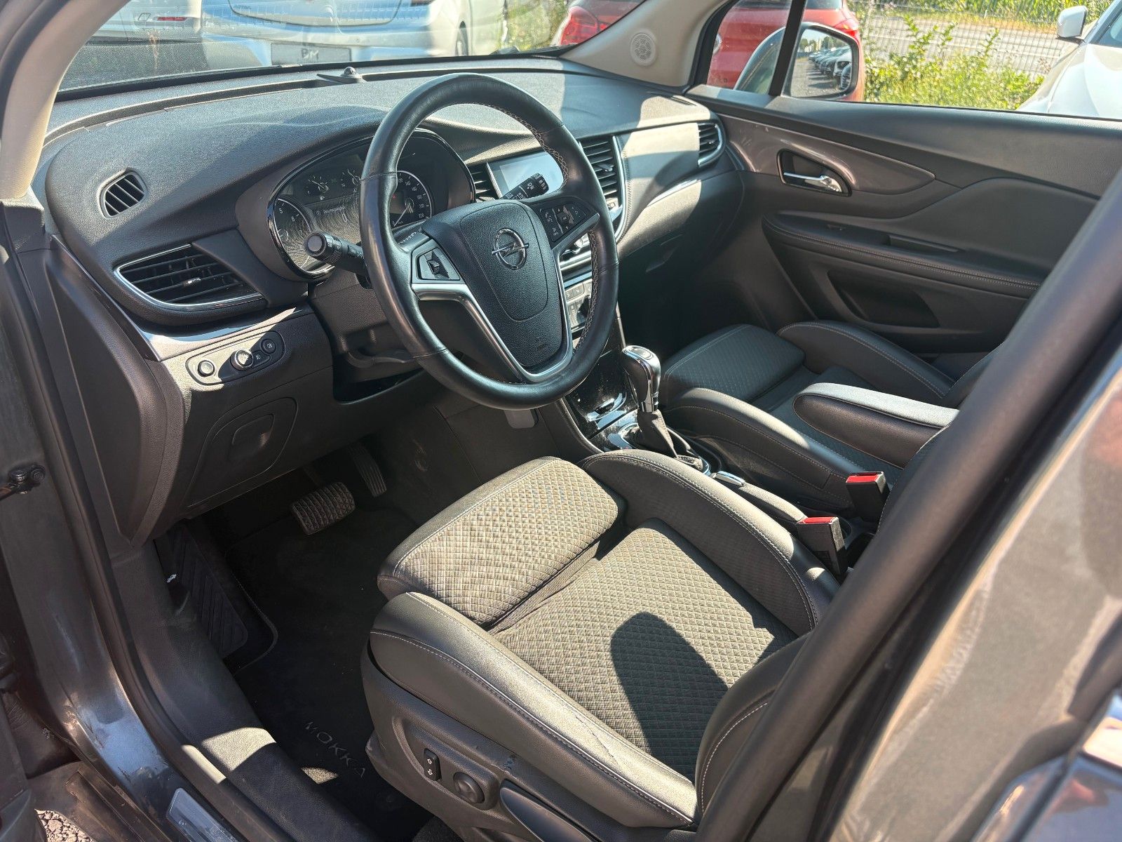 Fahrzeugabbildung Opel Mokka X 1.4 Innovation Aut. Navi LED SPORTSITZE