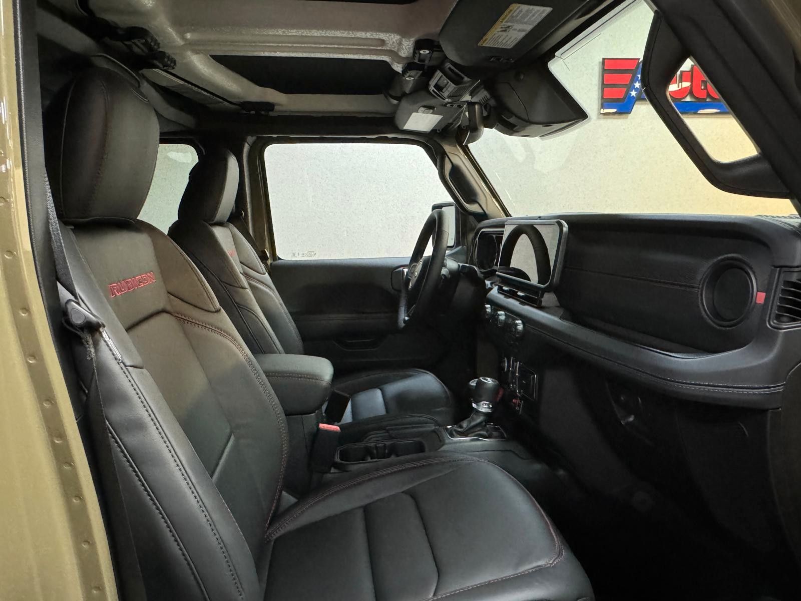 Fahrzeugabbildung Jeep RUBICON X 3.6L-V6-CAM-HARDTOP-35"