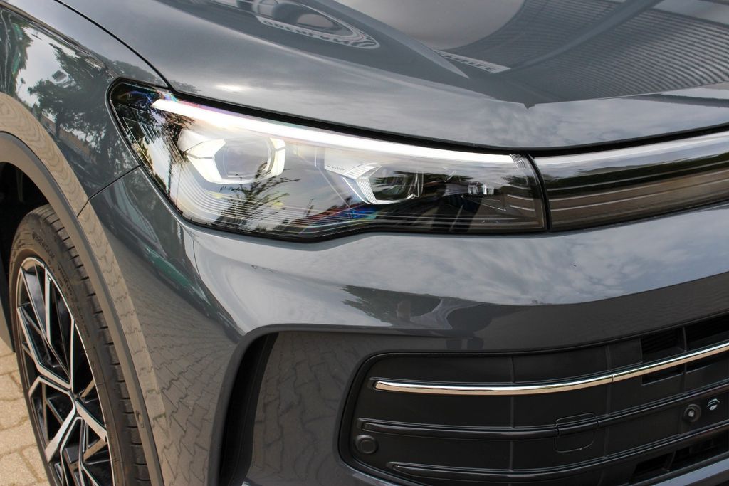 VW Tiguan 2.0 TDI/ IQ.DRIVE/ H&K/ MATRIX/ DISCOVER VW Tiguan 2.0 TDI/ IQ.DRIVE/ H&K/ MATRIX/ DISCOVER