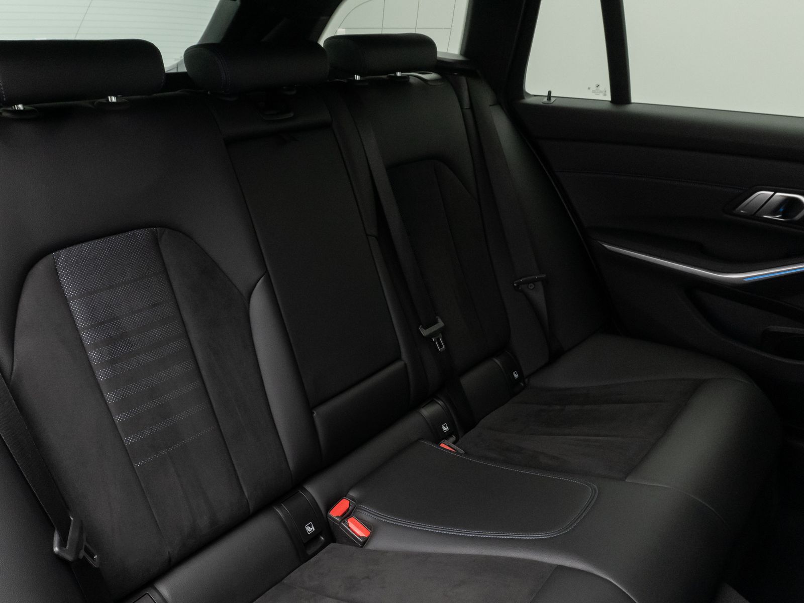 Fahrzeugabbildung BMW 330e M Sport Laser 360°HUD DAB Stop&Go Komfort