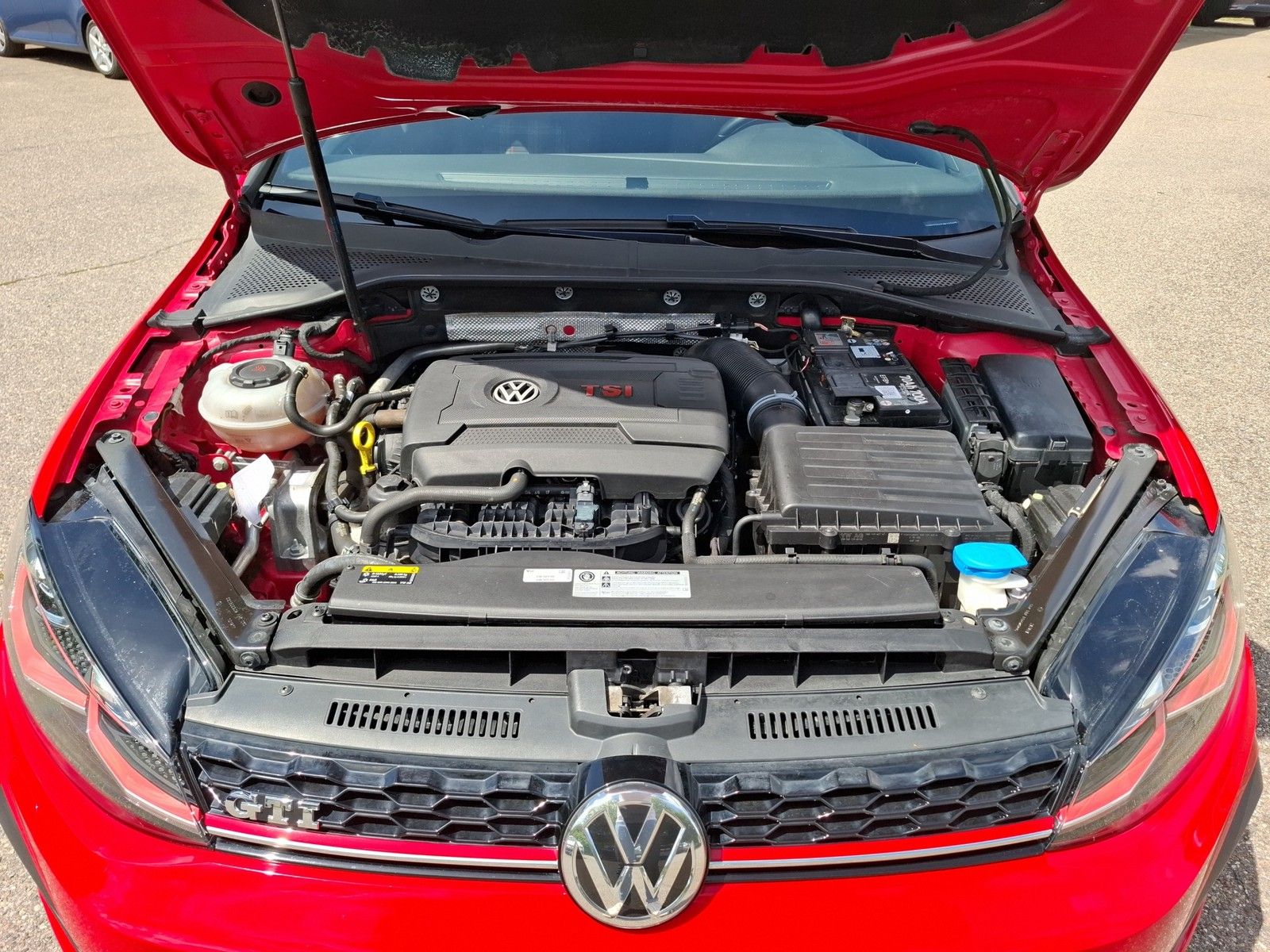 VW Golf VII 2.0 TSI GTI DSG / PANORAMA / LED / NAVI - Image 17