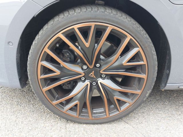 Leon St VZ e-Hybrid Matrix-LED Navi SD 245 PS