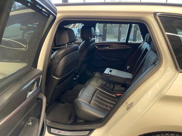 BMW 540d  Touring xDrive M Sport *1.HAND*LED*KAM*AHK