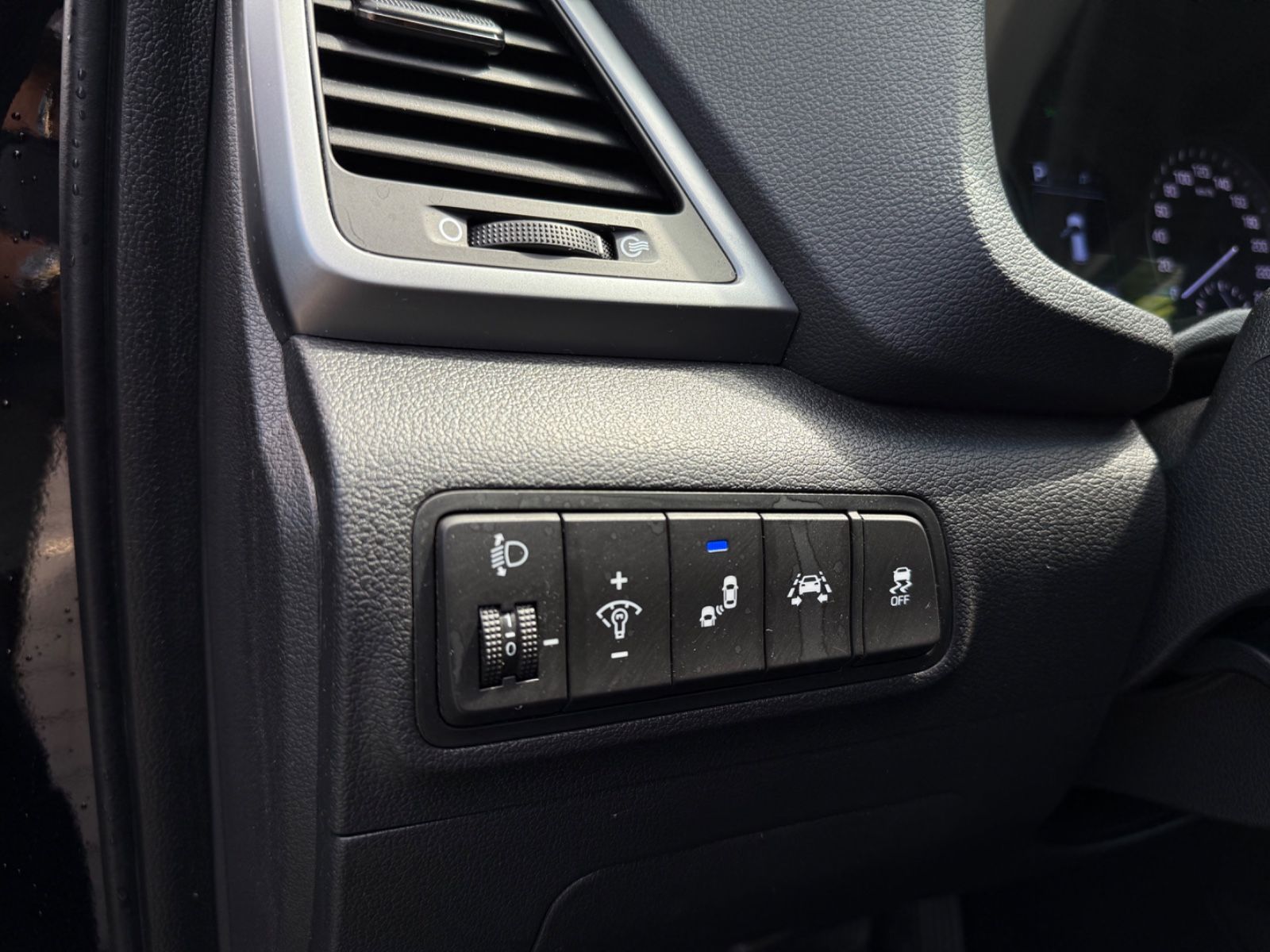 Fahrzeugabbildung Hyundai Tucson Advantage*LED*AHK*R-Kamera*Navi*Garantie