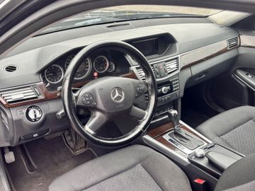 Mercedes E 220 - 11