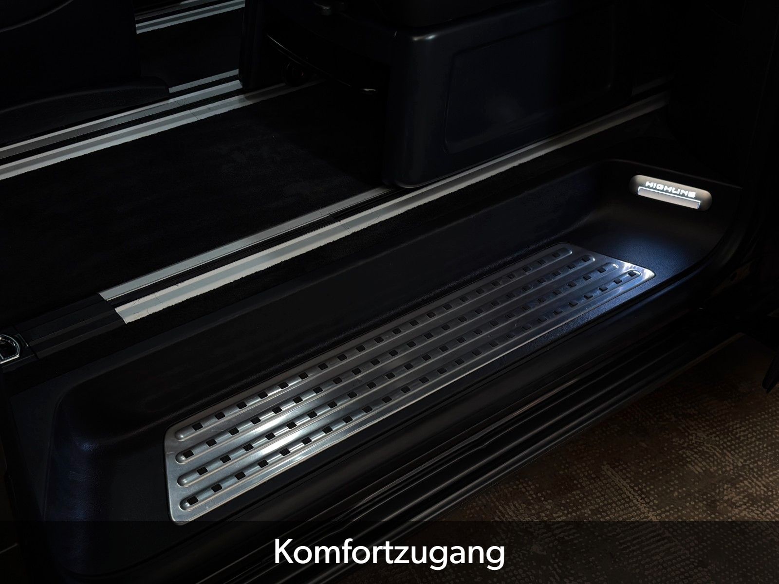 Fahrzeugabbildung Volkswagen T6.1 Multivan Highline Alcan. CAM ACC SHZ 3-Z KL